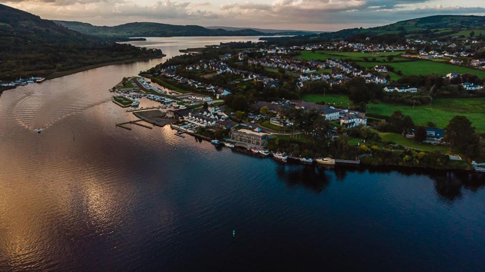 The Lakeside Hotel & Leisure Centre Killaloe Eksteriør billede