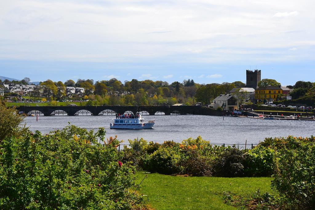 The Lakeside Hotel & Leisure Centre Killaloe Eksteriør billede